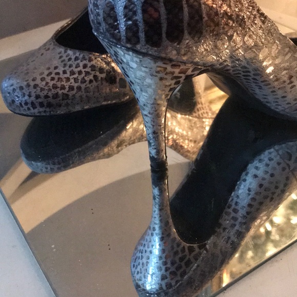 Heels - Picture 4 of 5